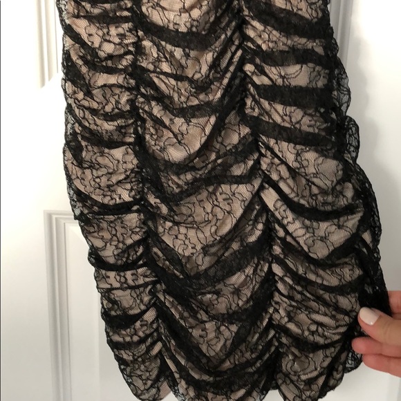 Superdown ruched bodycon dress - Picture 4 of 5